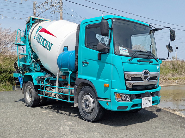 8t車×4台（遮熱ドラム3台）